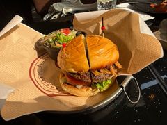 -BOURBON 玻本美式餐厅酒吧(虹桥新天地店)