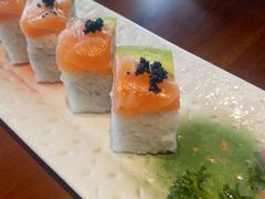 三文鱼牛油果寿司-石葵(锦业时代店)
