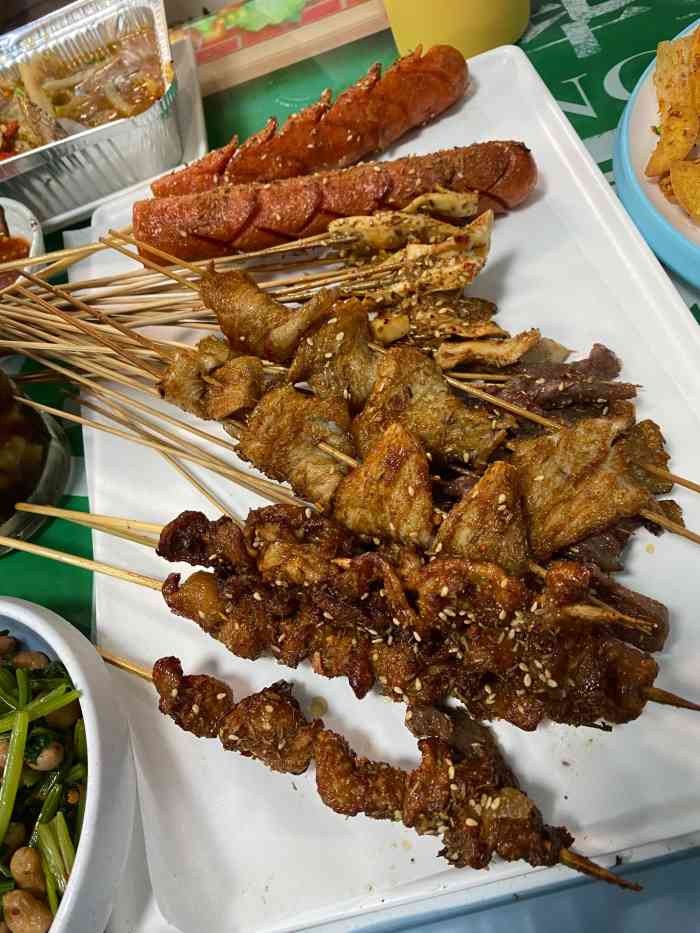 海洋小串-"桓仁遍地都有烧烤店,这家是同事推荐的.虽.