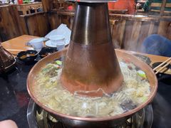 -果松木炭酸菜铜火锅·外婆参鸡汤