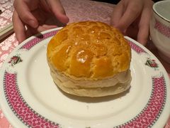 一口酥菠萝油-囍凤楼·粤菜·点心·火锅(温特莱店)