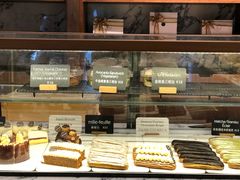面包甜点陈列柜-WHEAT&BAKER-麥(凯德来福士店)