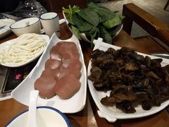 -亿诣蝎府炸酱面羊蝎子火锅(酷车小镇店)