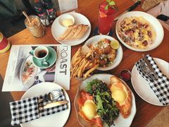 -ROAST coffee & eatery