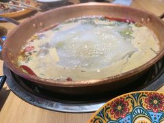 -洱火云南酸菜牛肉火锅(石景山当代商城店)