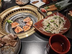 -山川小町·极番烧肉(新地假日广场店)