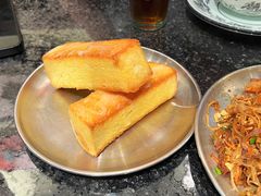-何妹湿辣牛肉·粤式烧烤砂煲(桂雅路店)