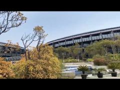 -上海滴水湖皇冠假日酒店