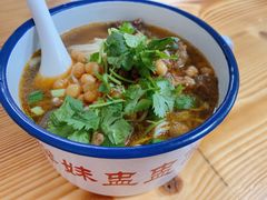 特色红烧牛肉面-胖胖板凳面