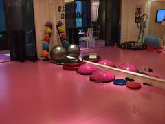 NewFit-SHE茜女子健身会所-思迈威健身(积玉桥万达店)