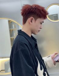 -海文先生国潮烫染男士理发馆