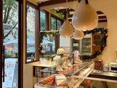 -VERIE BAKEHOUSE