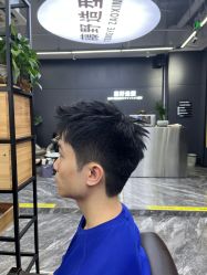 -藤野造型•烫染专业店