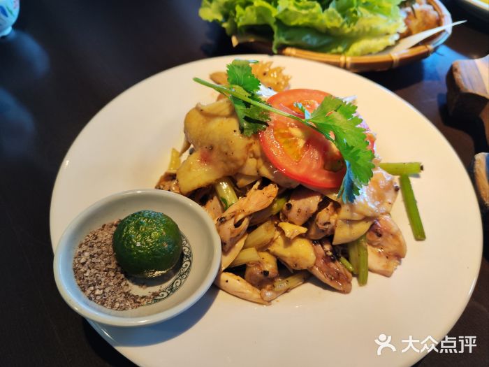 大头虾越式风味餐厅(光明广场店)越式盐焗麻油鸡图片