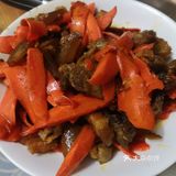简单的家常菜-------胡萝卜炒肉～
