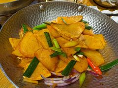 纳西回锅洋芋-隔壁老王·家常云南菜(花巷店)