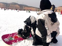 -采薇庄园四季滑雪场