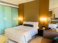 -上海滴水湖皇冠假日酒店