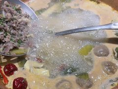 -洱火云南酸菜牛肉火锅(石景山当代商城店)