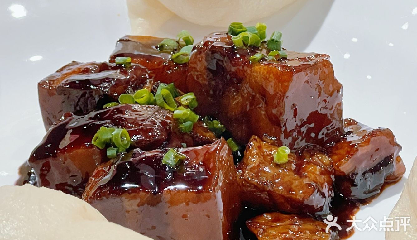 不想多说，但东坡肉配馒头真的绝绝子！