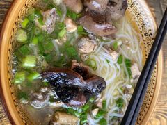 -正宗李家土鸡米线店