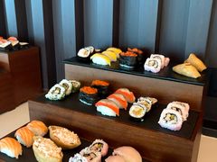 -亚洲国际大酒店·云顶阁旋转自助餐厅