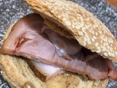 -老天桥酱肉烧饼夹肘子(天桥店)