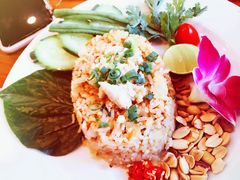 -Chom Cafe and Restaurant