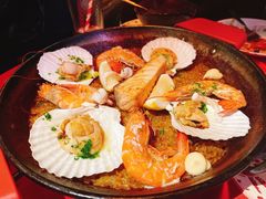 传统西班牙海鲜铁盘饭-BROWNSTONE布朗石西班牙餐厅(富城店)