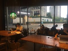 大堂-星巴克(南翔五彩城店)