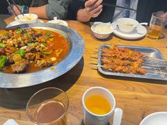 -俭寨大盘鸡·手抓肉·烧烤新疆菜(乌苏路店)