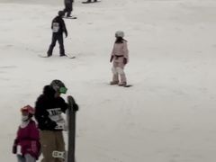-乔波室内滑雪场
