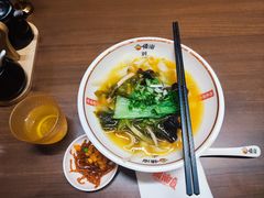 -顺溜·手工刀削面·黑金店(铜锣湾店)