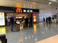 -麦当劳(上海虹桥站30B检票口楼上)