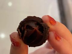 黑巧松露松露形夹心巧克力-Laderach 莱德拉(上海环贸iapm店)