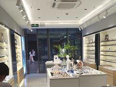 -视野联行眼镜·蔡司·尼康·豪雅·依视路(青浦宝龙店)
