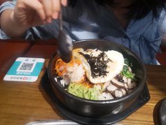 传统石锅拌饭-·缸桶屋·韩式牛肋条自助烤肉(西湖D11店)