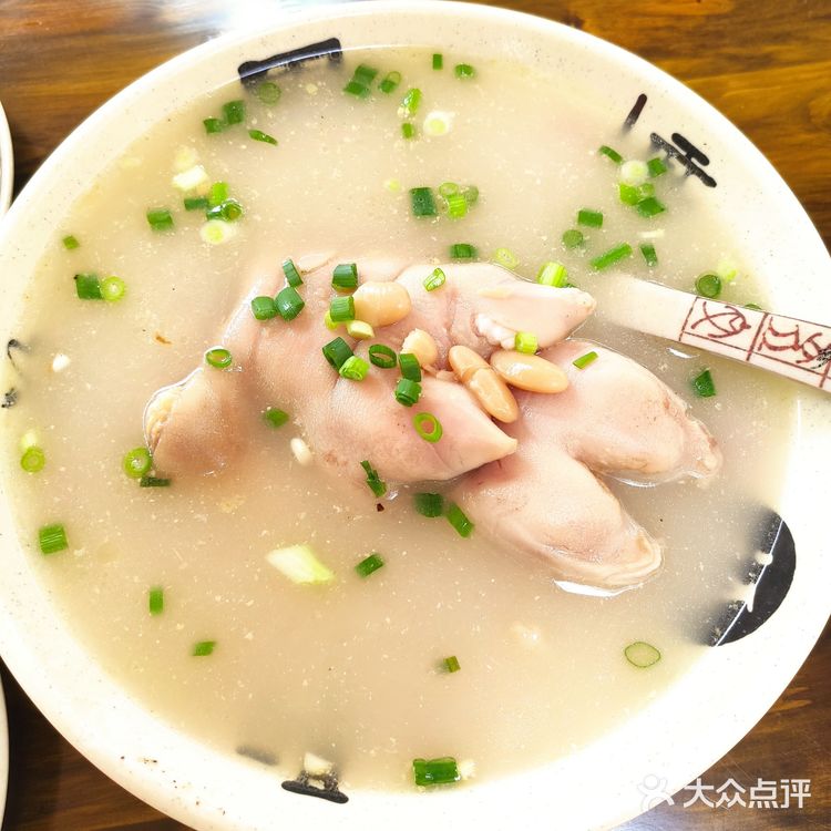 小区旁边的家常小馆一多村拾光坝坝宴(合能店)