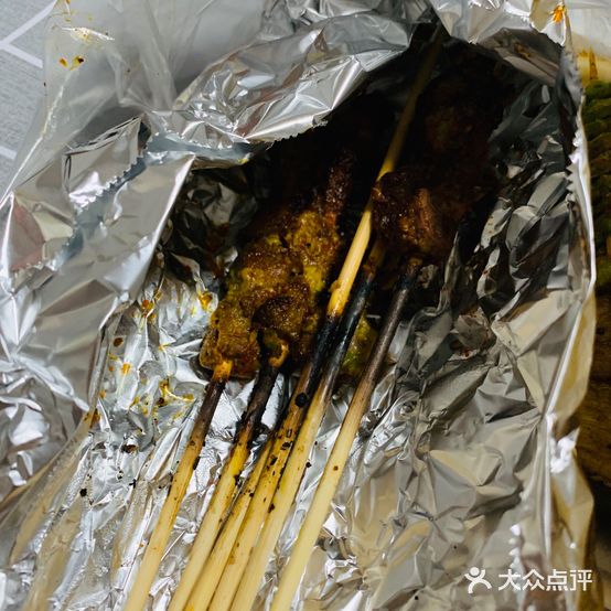 新疆玫瑰烤羊肉串