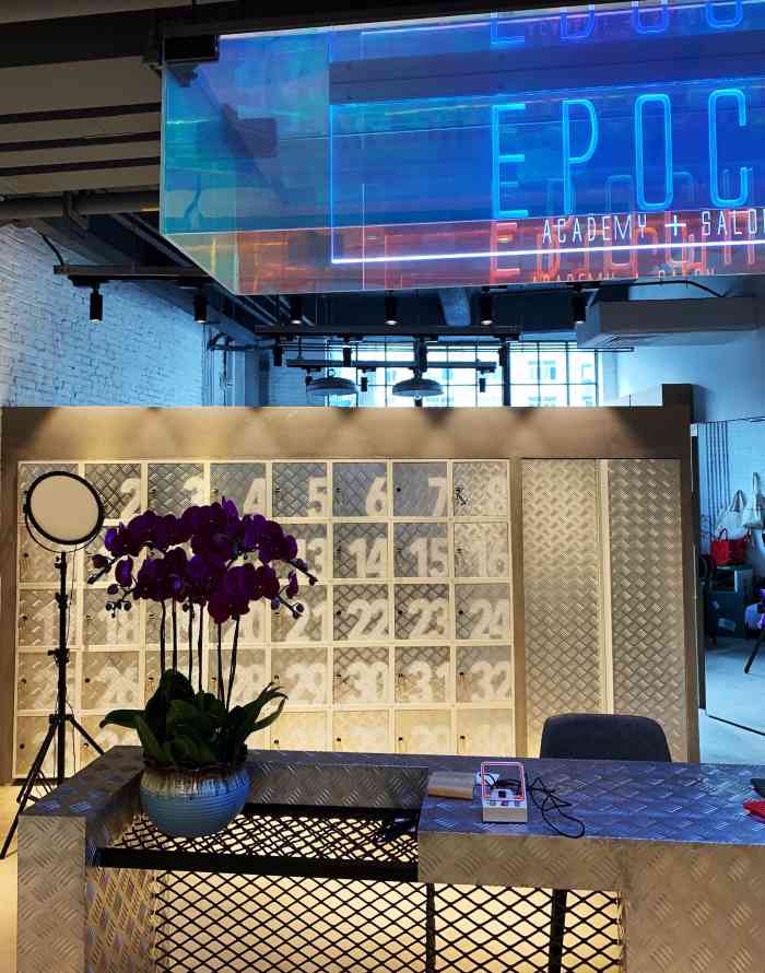 美88学院派到上海,然后19年辞去沙宣创89总成立了这家美发学71