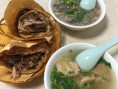 -洪峰浩老北京烧饼夹肉(角门路店)