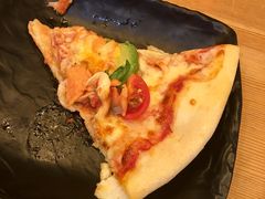 牛油果三文鱼披萨-威克特披萨汉堡