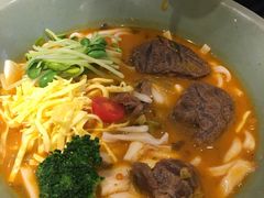 手切酸菜牛腱子面-陳八两面家(滨江天街店)