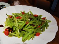 -头上红煨盐鸡·非遗院子餐厅