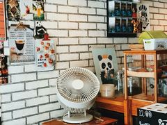 -熊猫一间店欧式奶茶铺