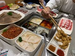 -海底捞火锅鲜切牛肉主题店(长寿路店)