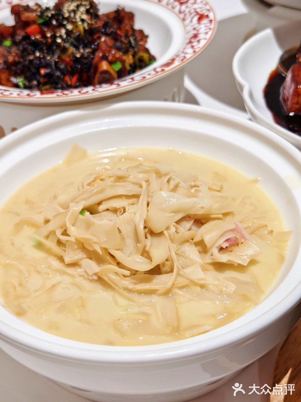 不一样的小炒肉，食材新鲜、服务敲好！ 
