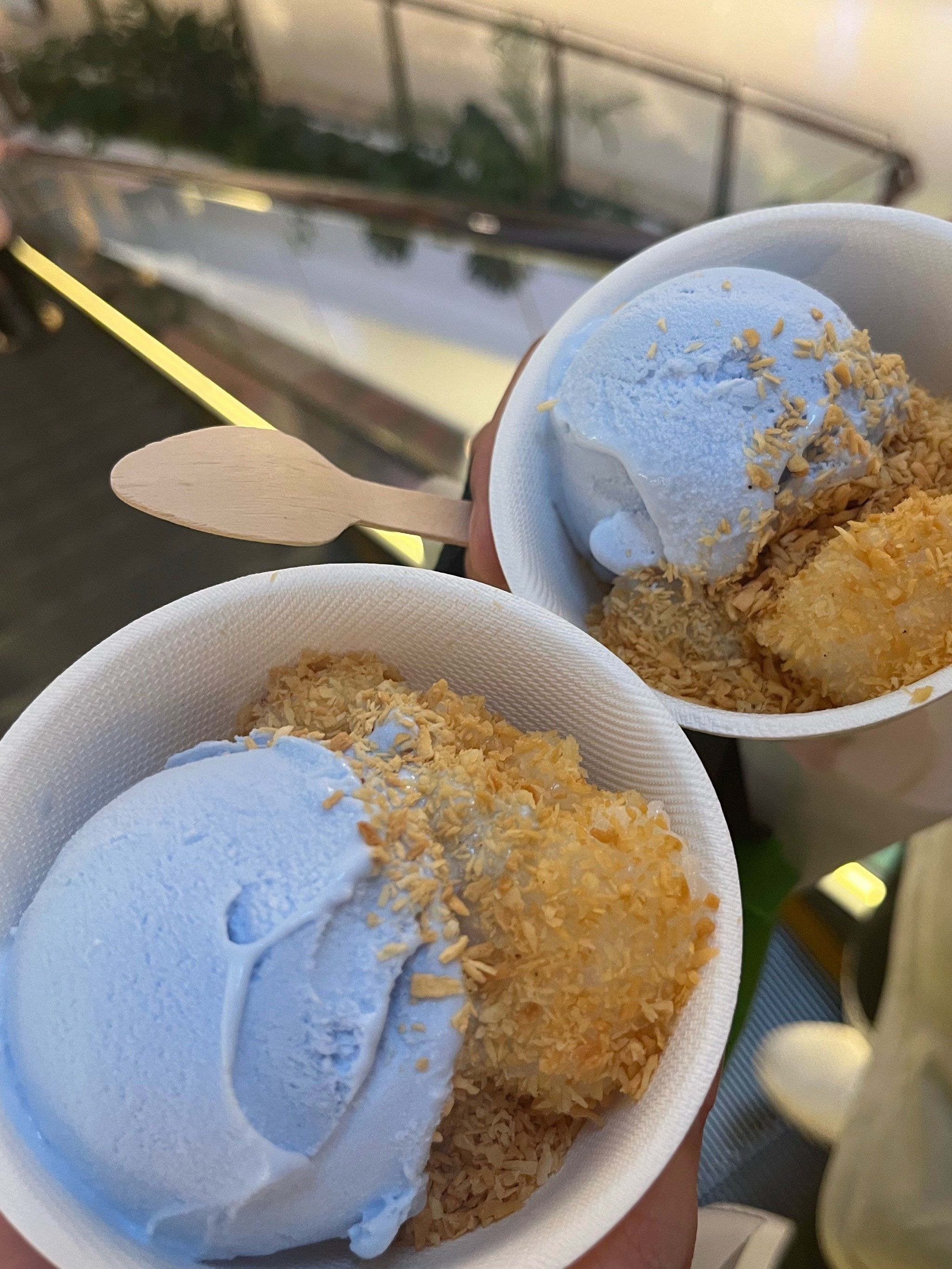 可以边走边嚼的糯米椰子冰淇淋