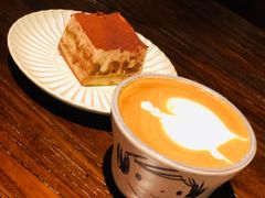 -Brut Eatery Wine Bar & Restaurant (建国东路店)