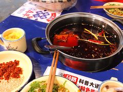 -马路边边串串香(苗栗路店)